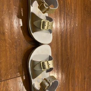 Salt Water Sandals Toddler Size 5 Gold